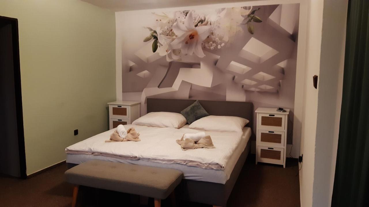Budha Apartma Jirikov  Ngoại thất bức ảnh