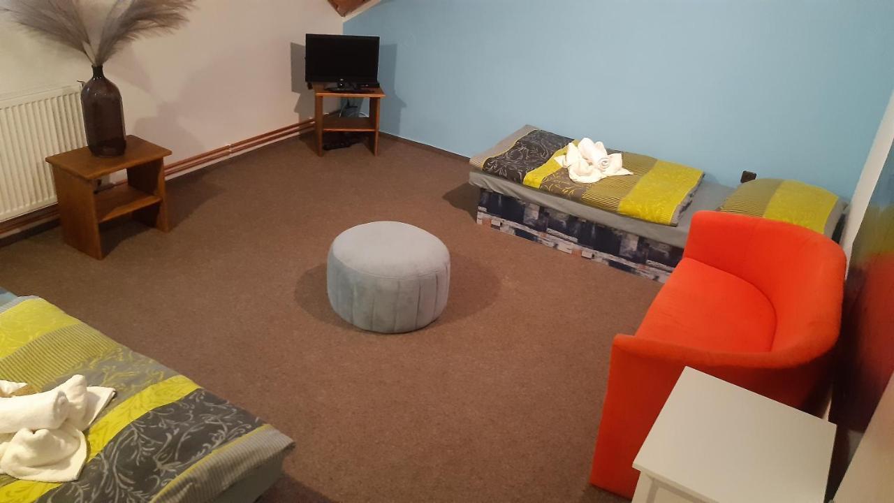 Budha Apartma Jirikov  Ngoại thất bức ảnh