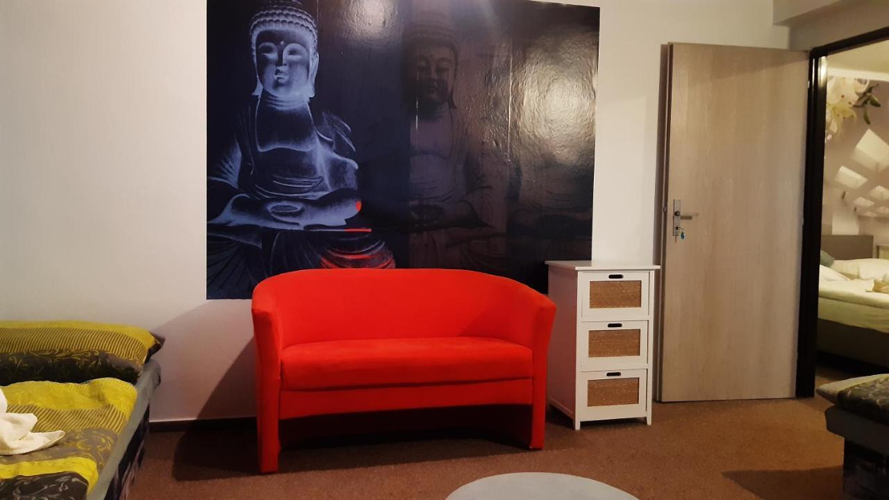 Budha Apartma Jirikov  Ngoại thất bức ảnh